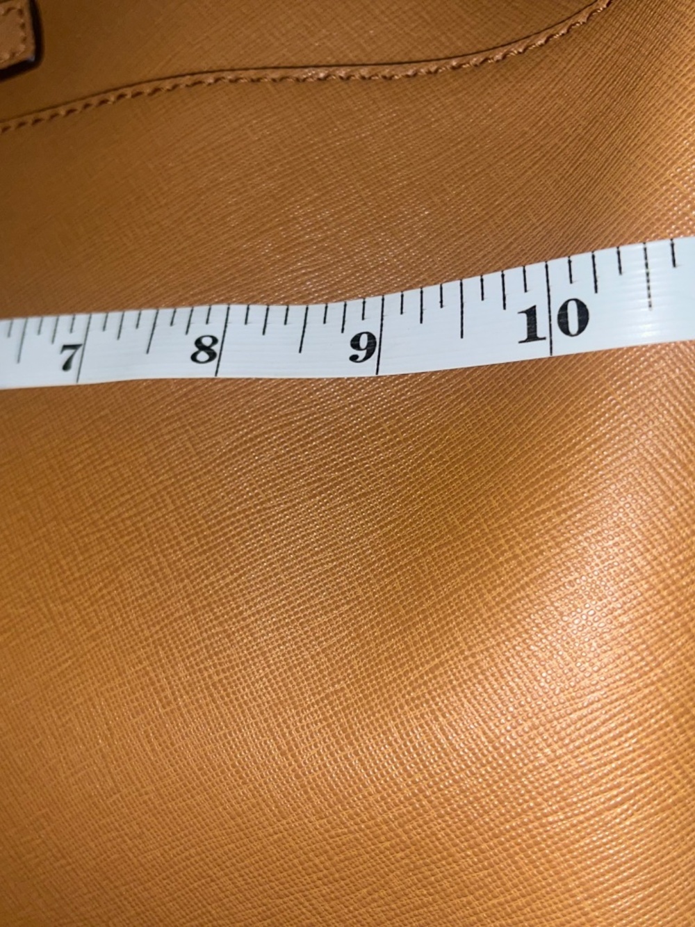 Michael Kors Voyager Large Tote - Picture 11 of 11